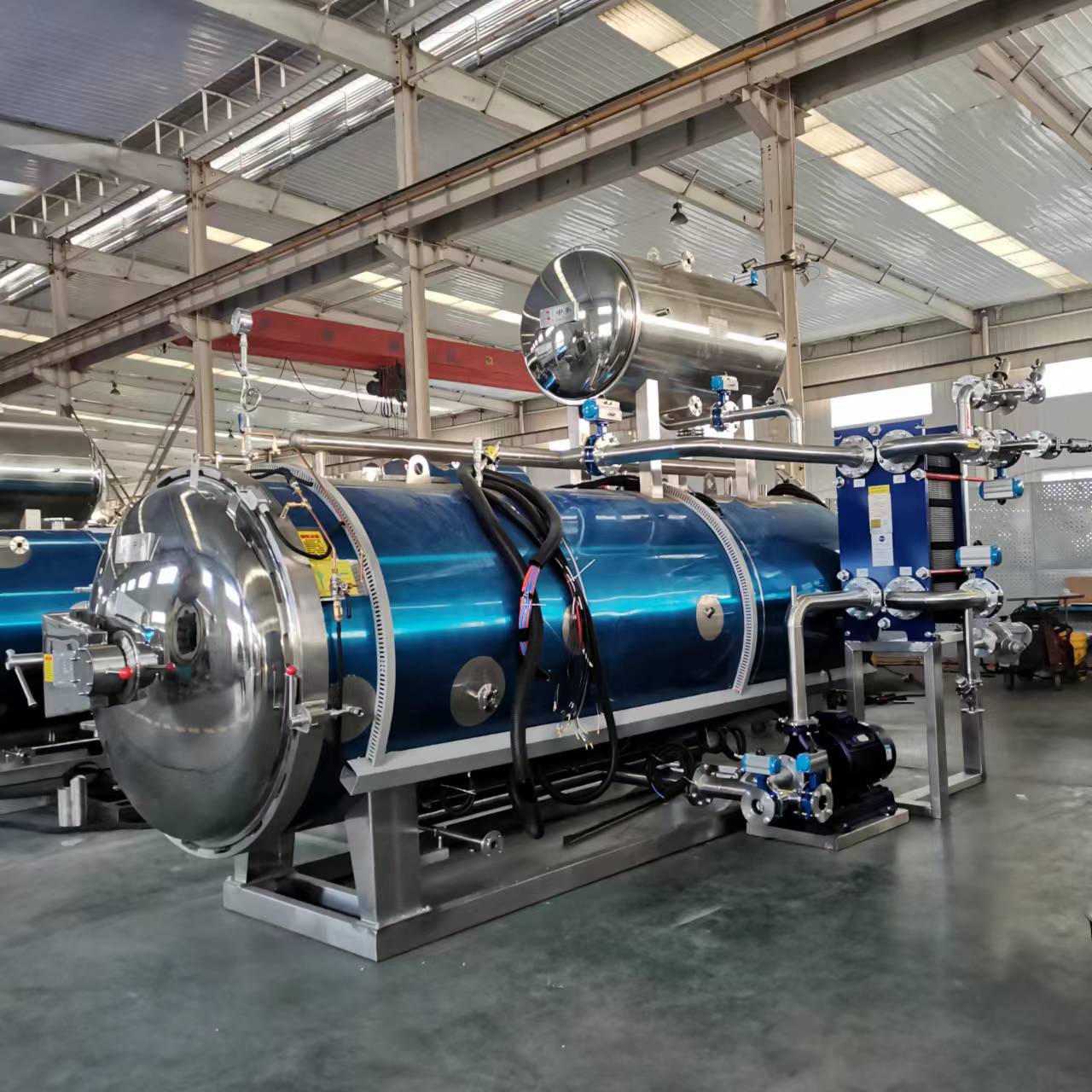 Water spraying retort autoclave